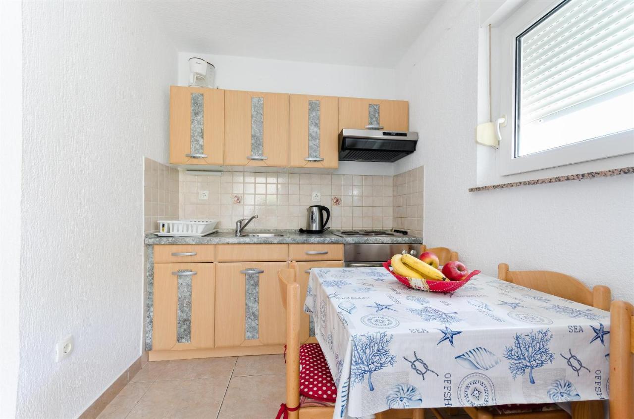 Apartments Ester Лопар Экстерьер фото
