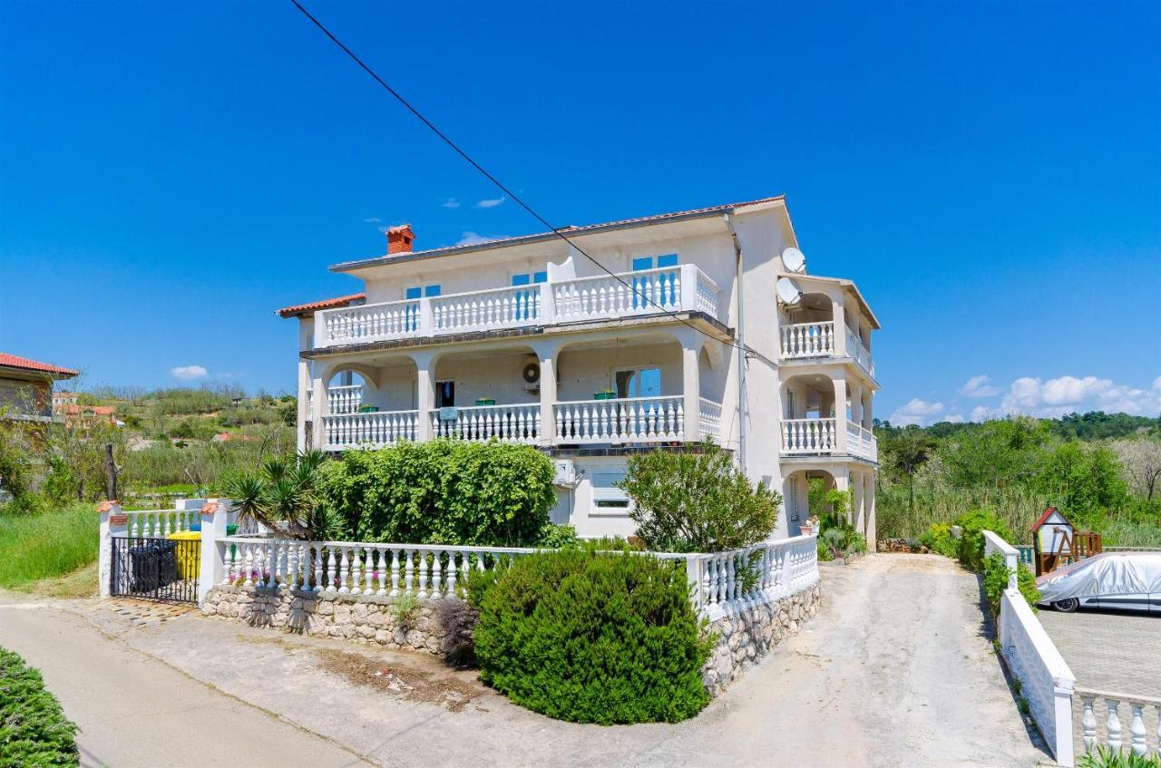 Apartments Ester Лопар Экстерьер фото