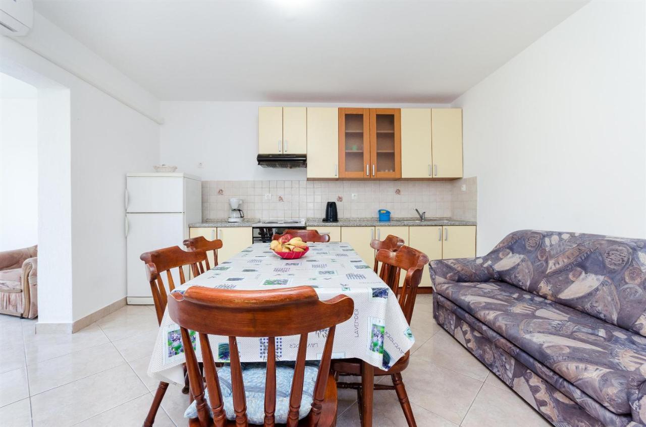 Apartments Ester Лопар Экстерьер фото