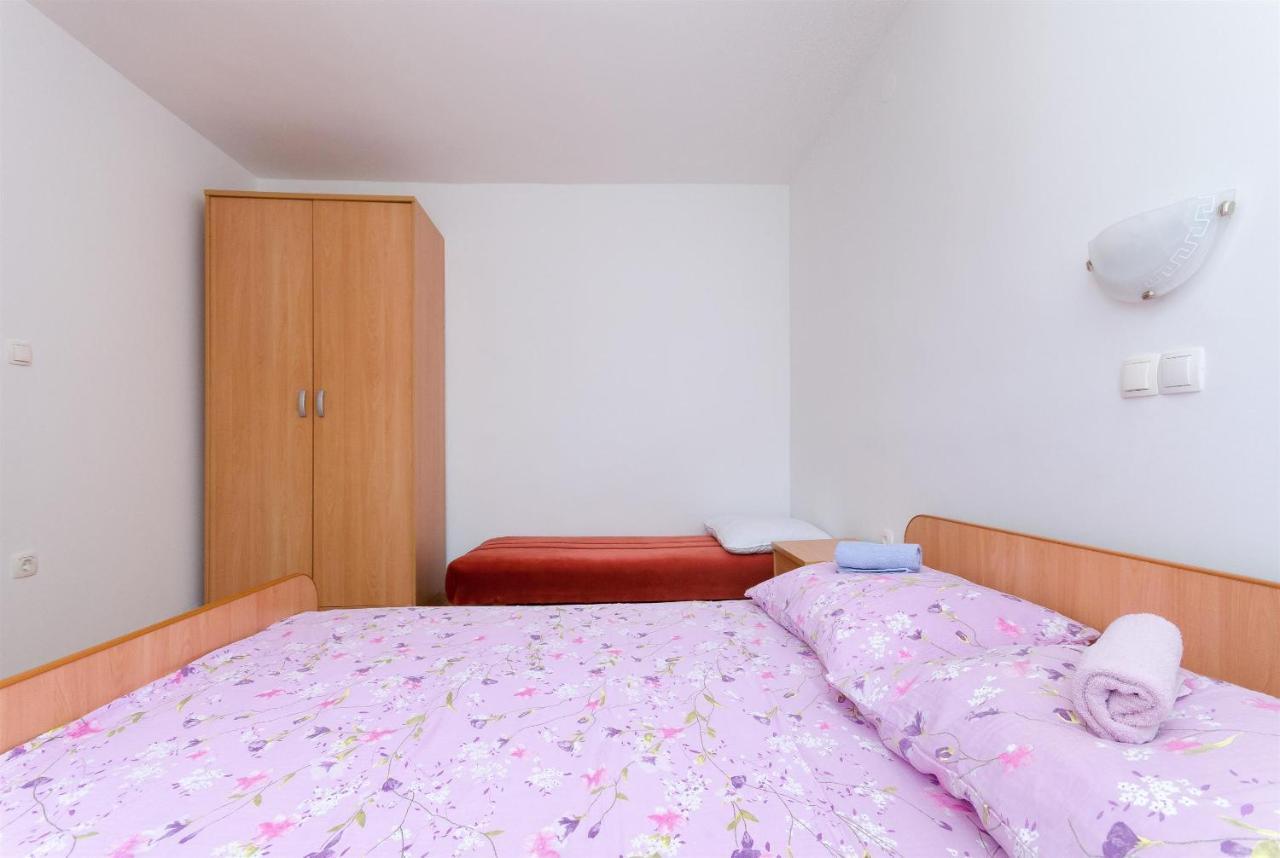Apartments Ester Лопар Экстерьер фото