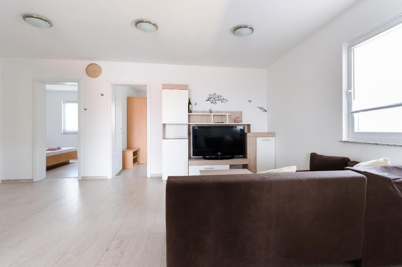 Apartments Ester Лопар Экстерьер фото