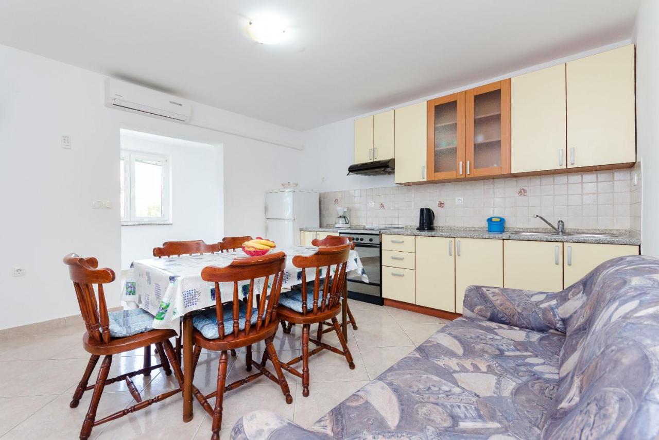 Apartments Ester Лопар Экстерьер фото