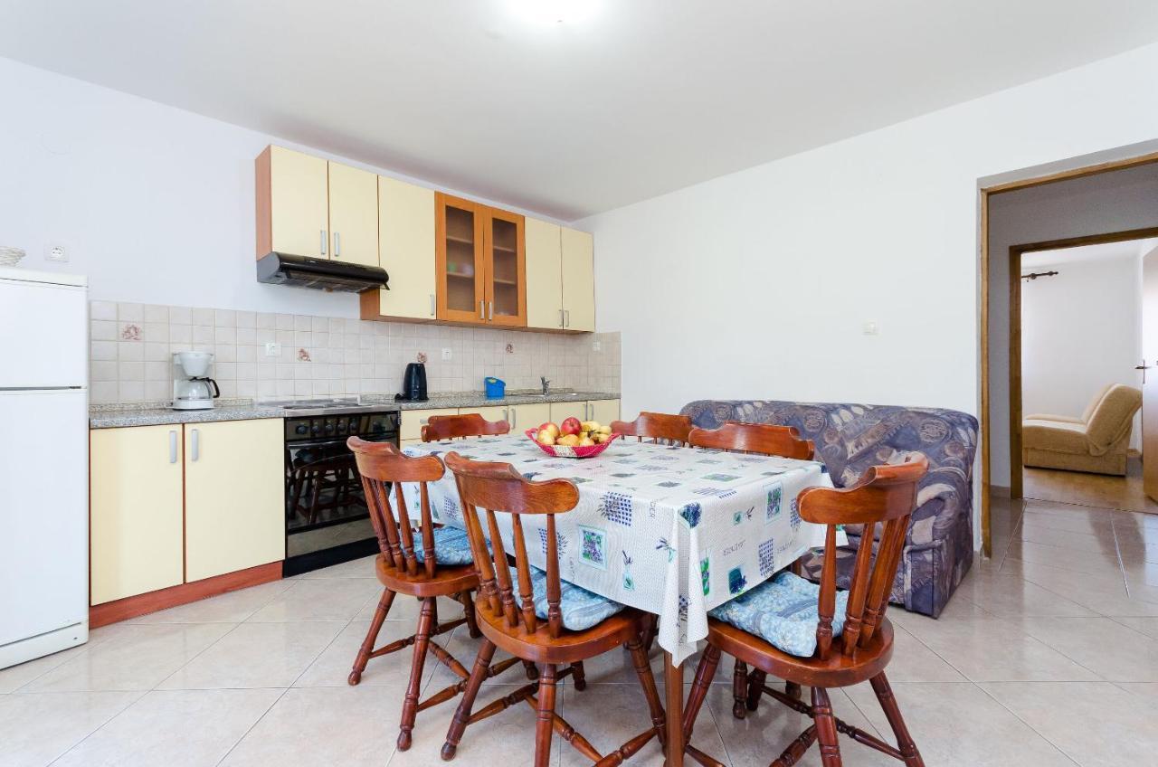 Apartments Ester Лопар Экстерьер фото